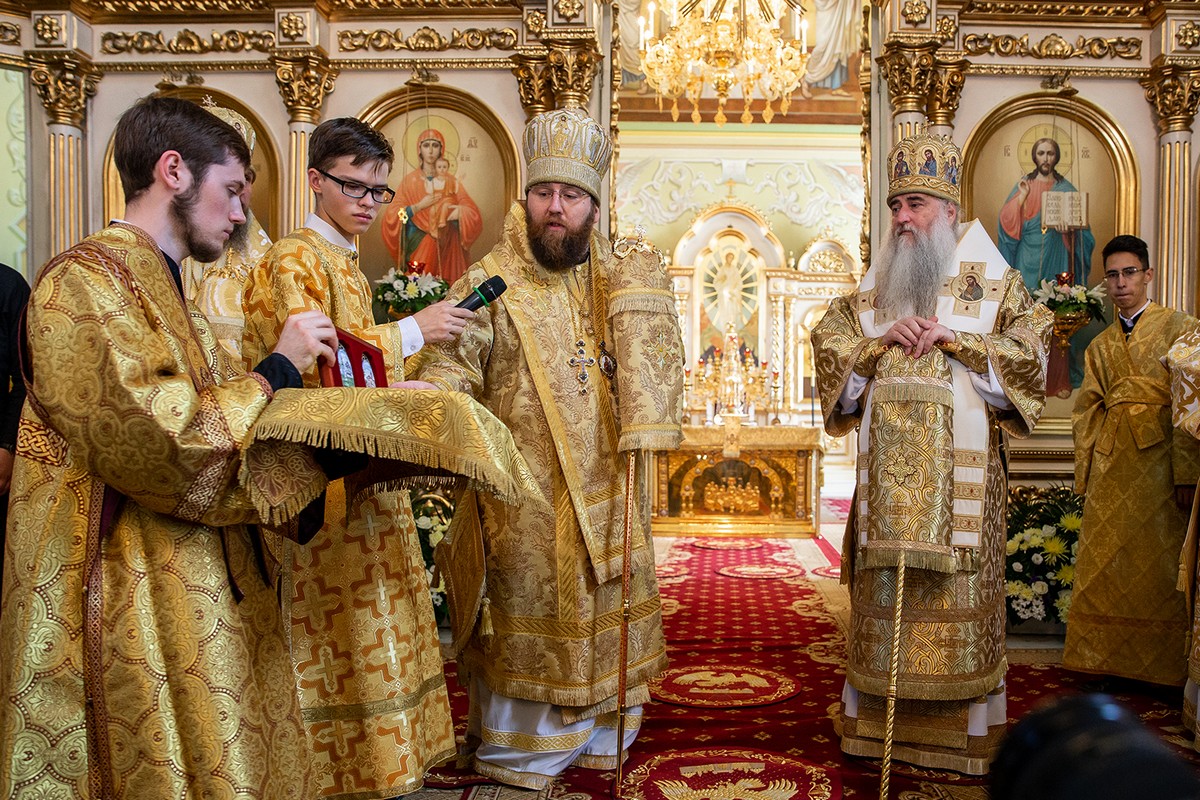 Митрополит Лонгин и Митрополит Игнатий совершили совместное богослужение