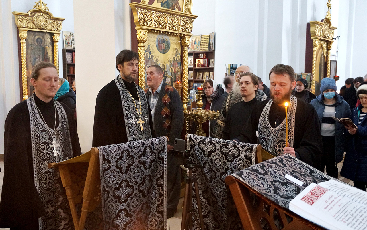 Великое повечерие с чтением 3-й части канона преподобного Андрея Критского