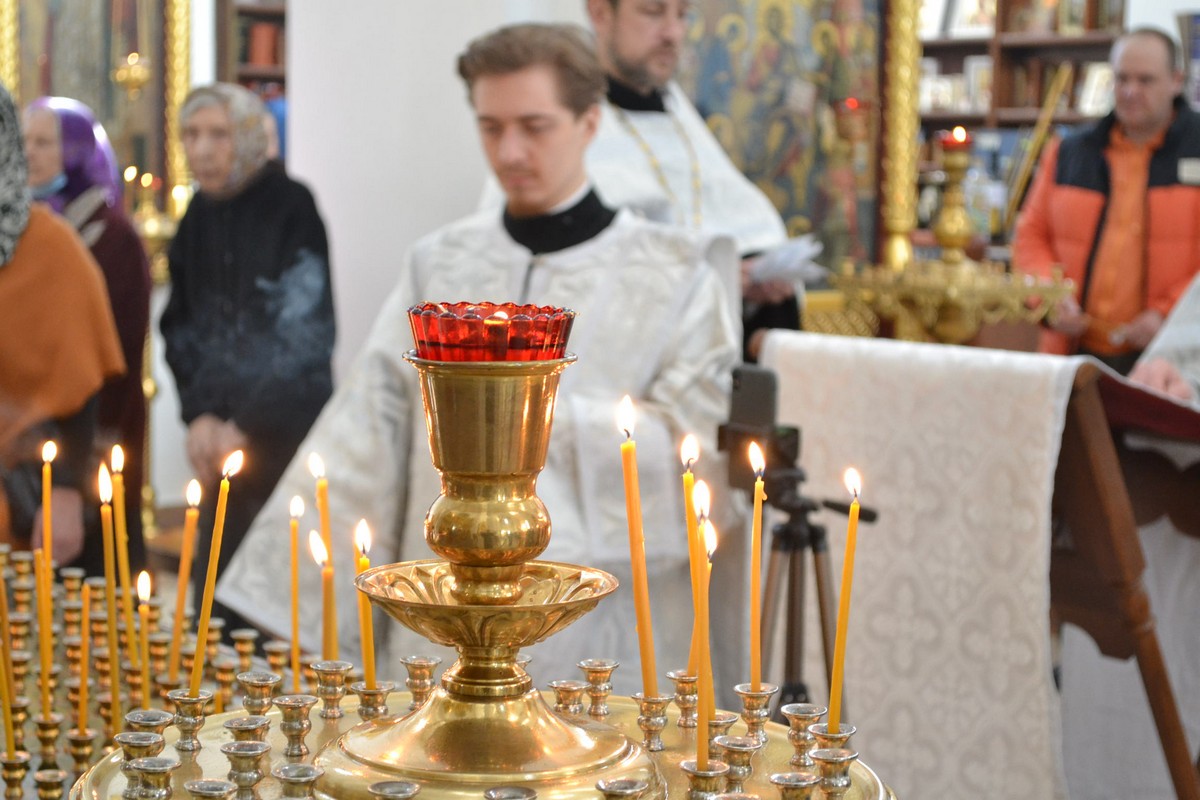 Вечернее богослужение с чинопоследованием парастаса