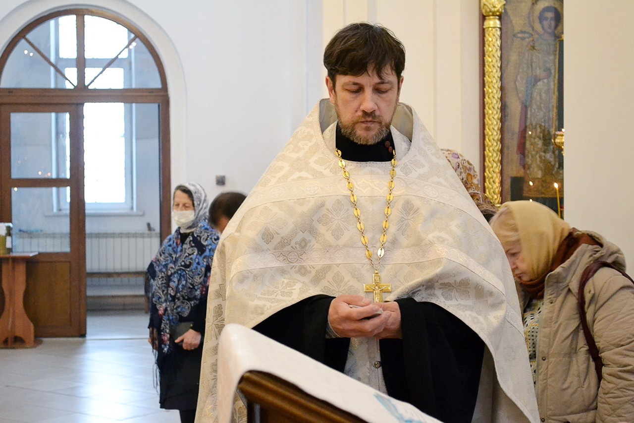 Вечернее богослужение с чинопоследованием парастаса