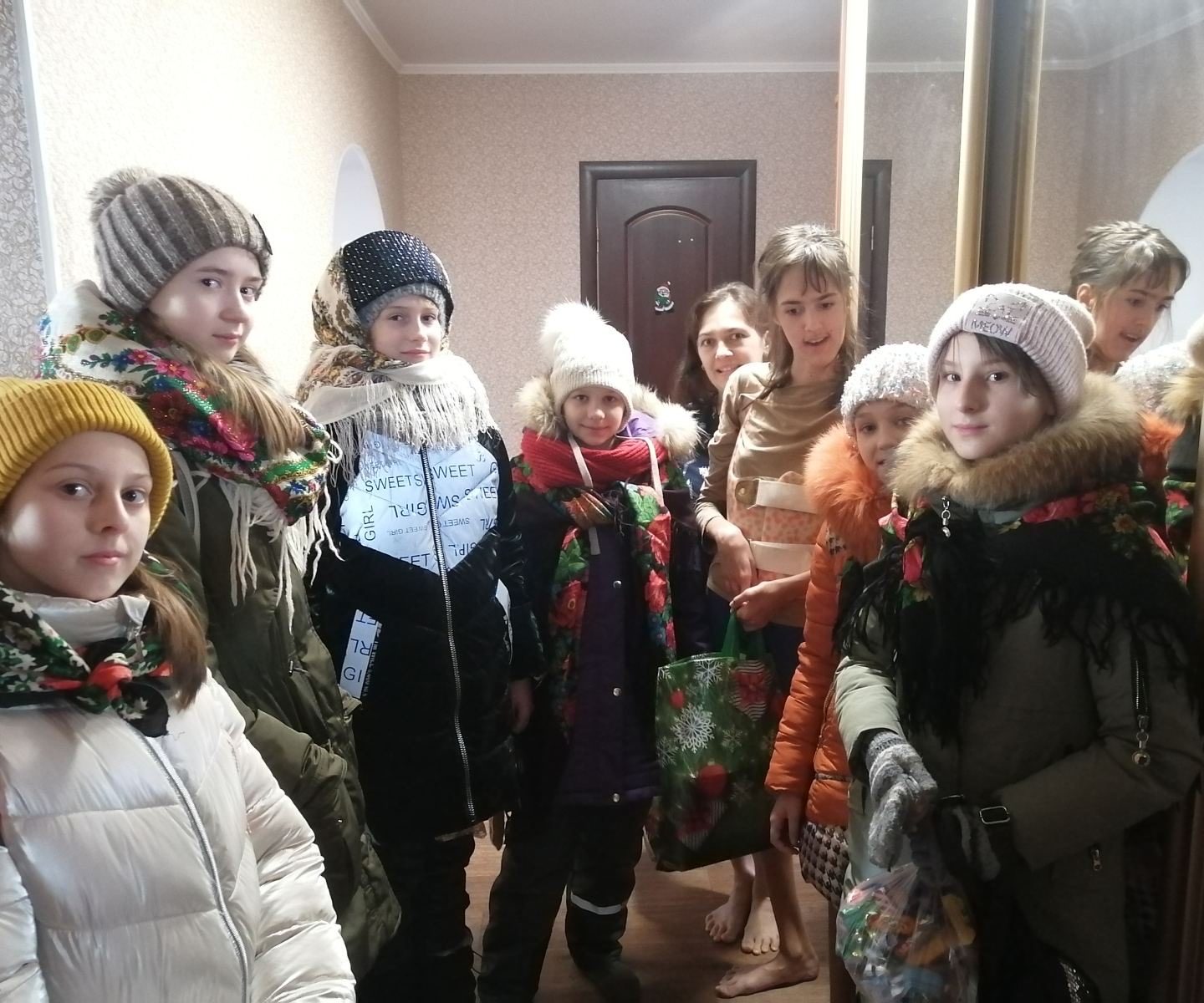 Юные прихожане поздравили с Рождеством детей с ограниченными возможностями здоровья