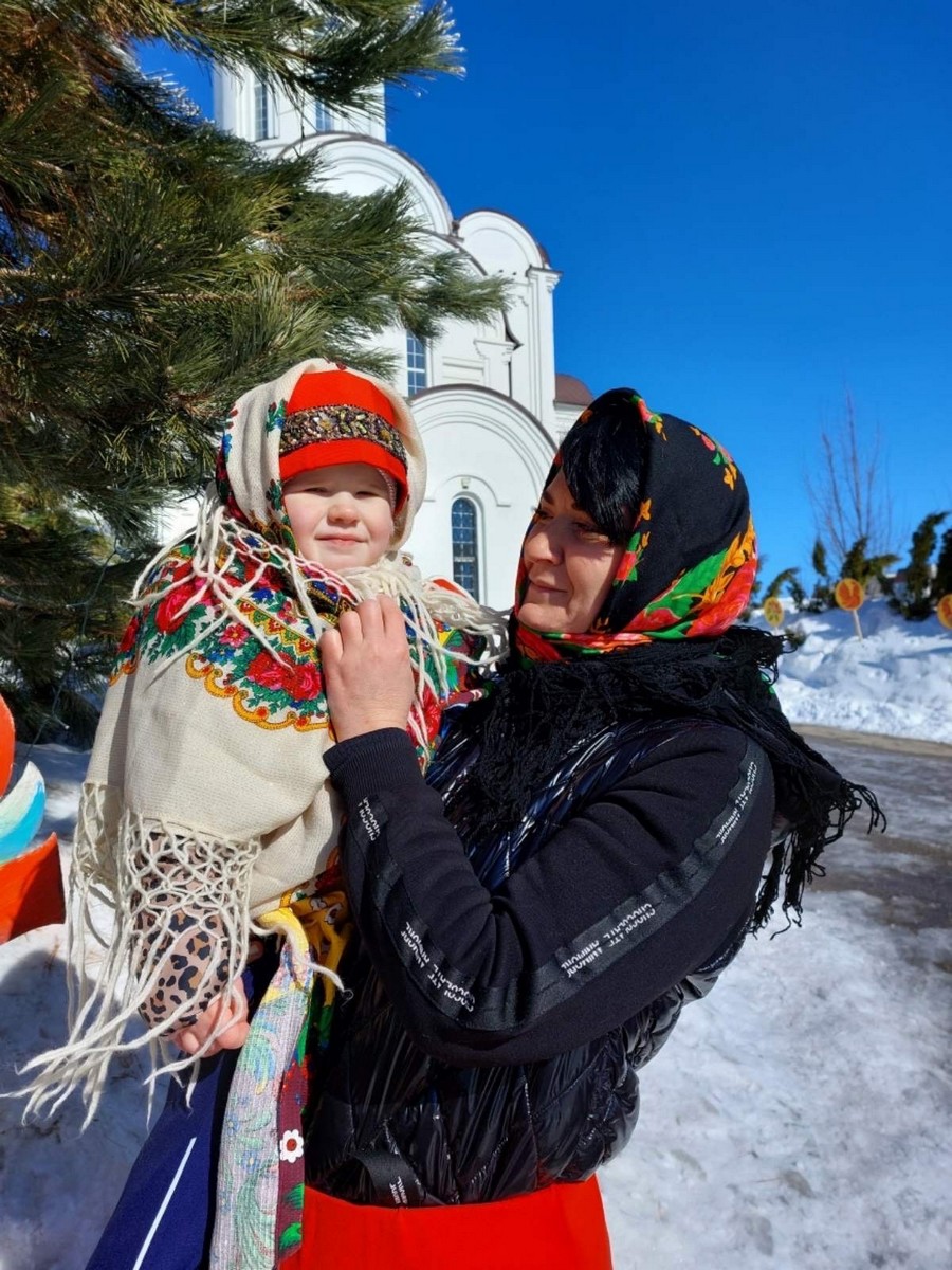На территории храма прошли масленичные гуляния