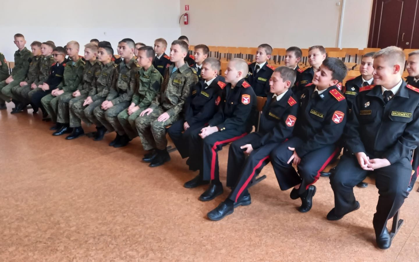 Священник Димитрий провел встречу с кадетами