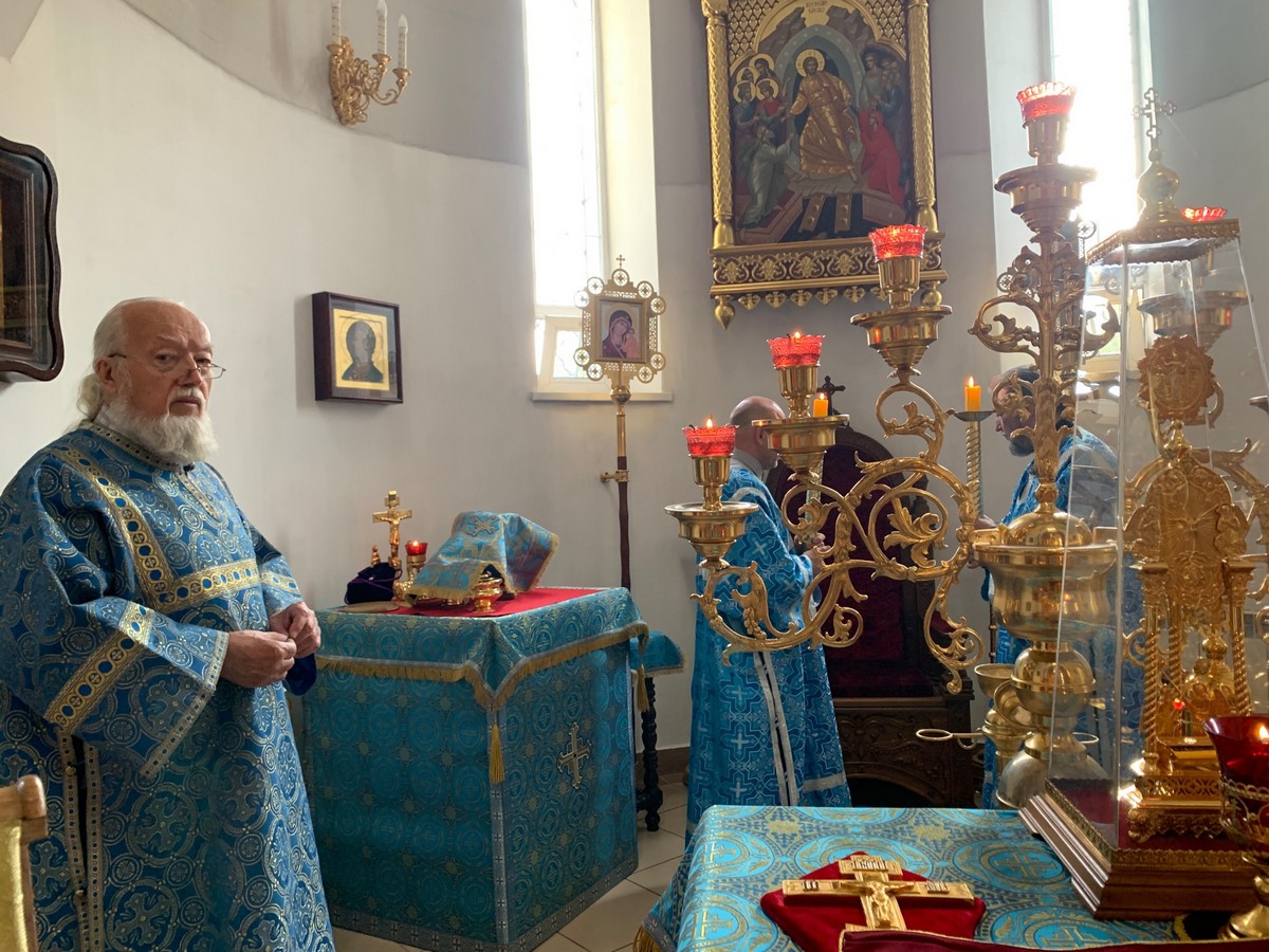 Покров Пресвятой Богородицы
