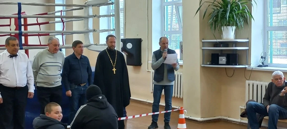 Руководитель епархиального отдела напутствовал участников соревнований по боксу